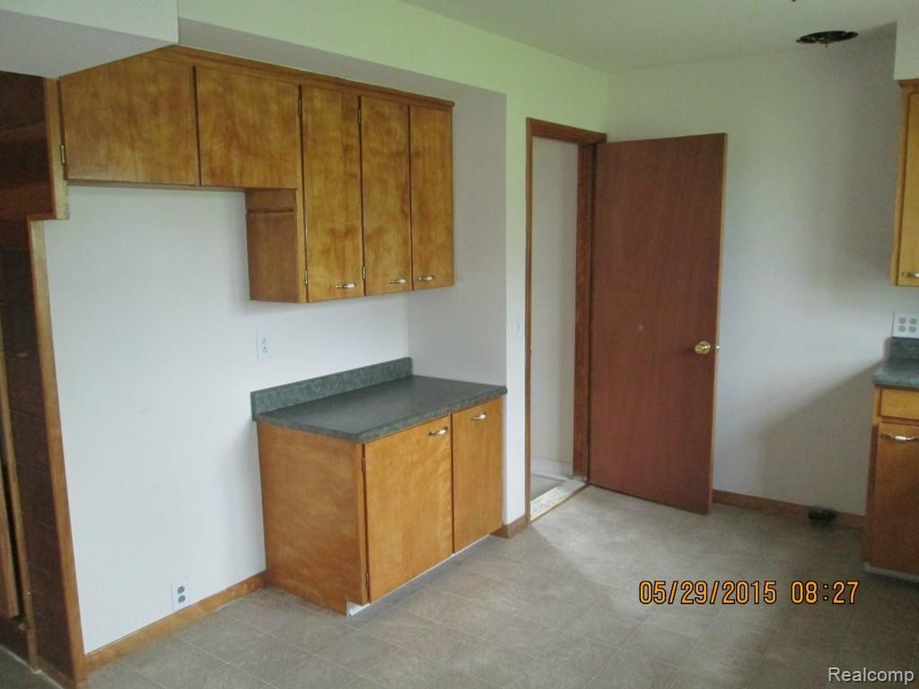 6324 Wildcat Road Jeddo, MI 48032 - Photo 9 of 36