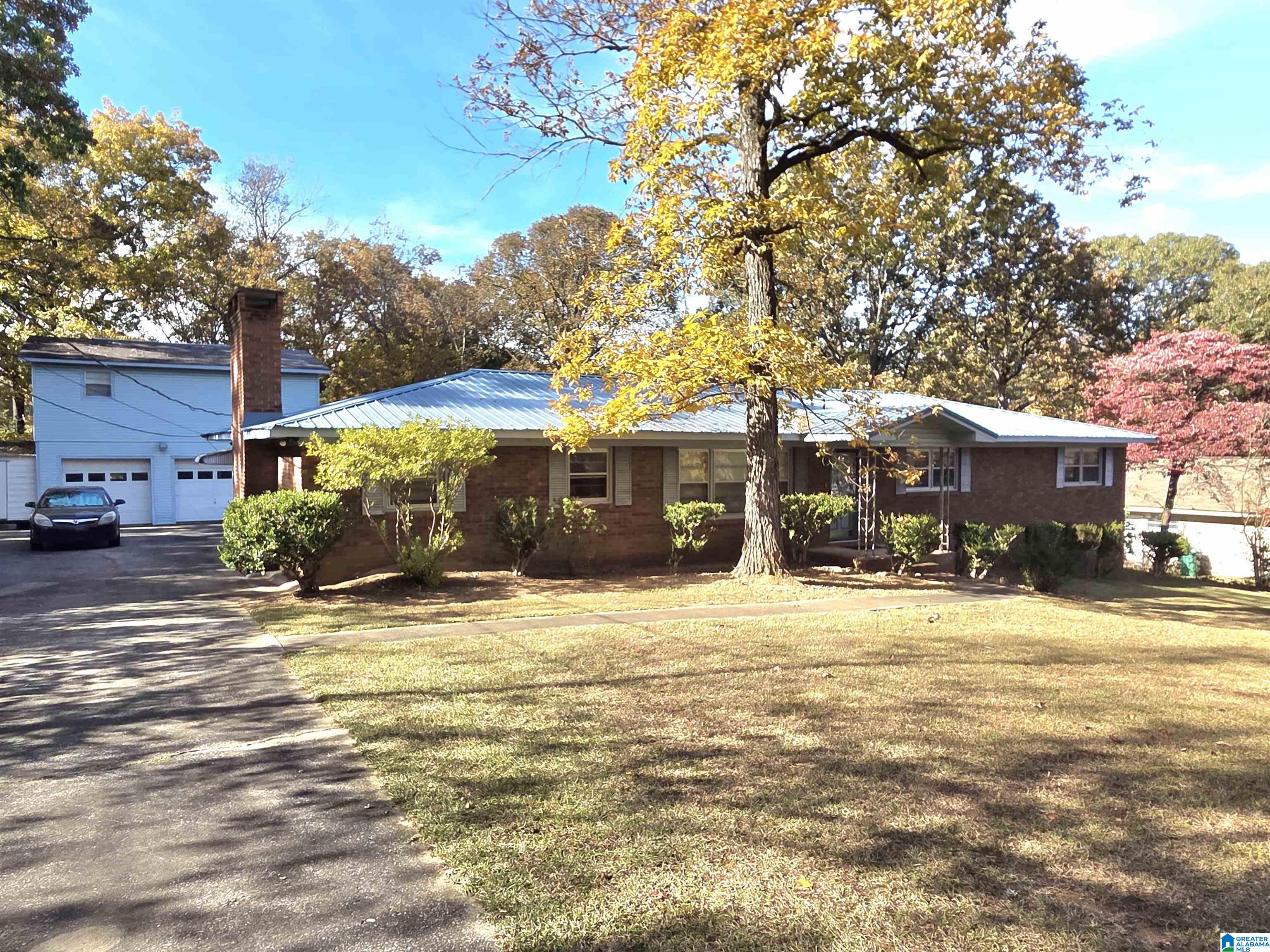 694 Center Point Road Sylacauga, AL 35151 - Photo 2 of 11