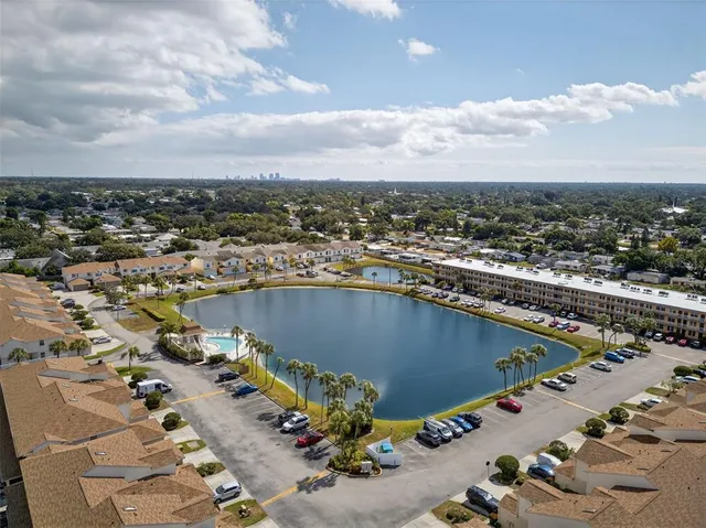$349,900 | 6400 46th Avenue North, Unit 36, Kenneth City, FL 33709