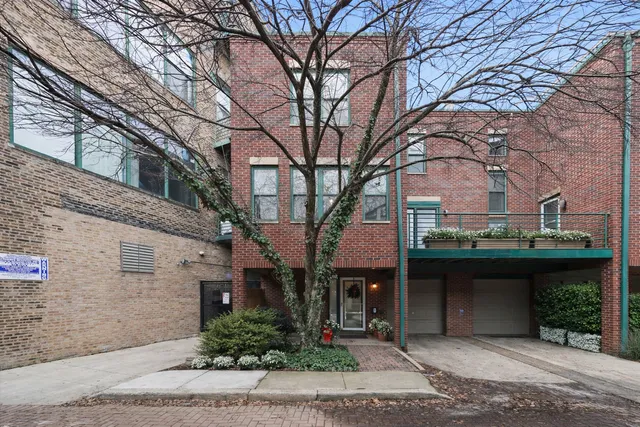 $525,000 | 2208 West Diversey Avenue, Unit S, Chicago, IL 60647