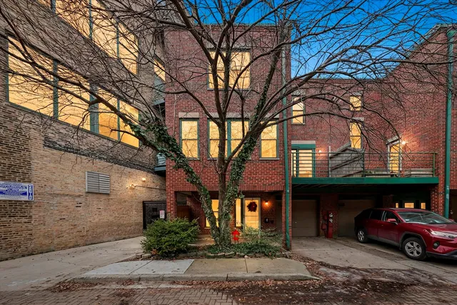 $525,000 | 2208 West Diversey Avenue, Unit S, Chicago, IL 60647