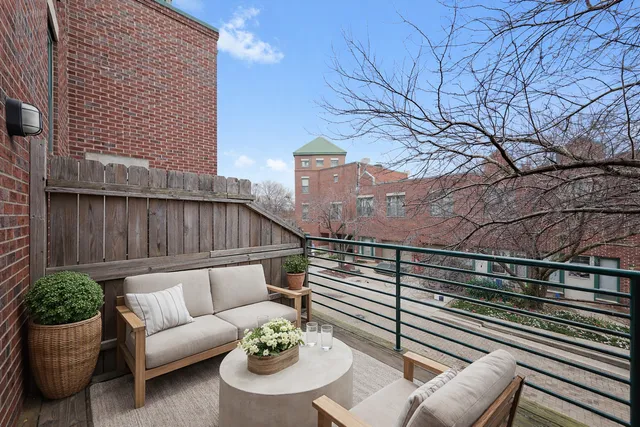 $525,000 | 2208 West Diversey Avenue, Unit S, Chicago, IL 60647