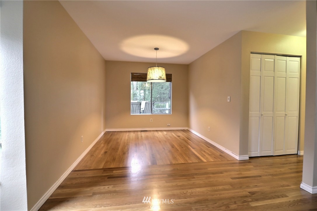 14025 Southeast 159th Place Renton, WA 98058 - Photo 8 of 35 Gallery Image 8