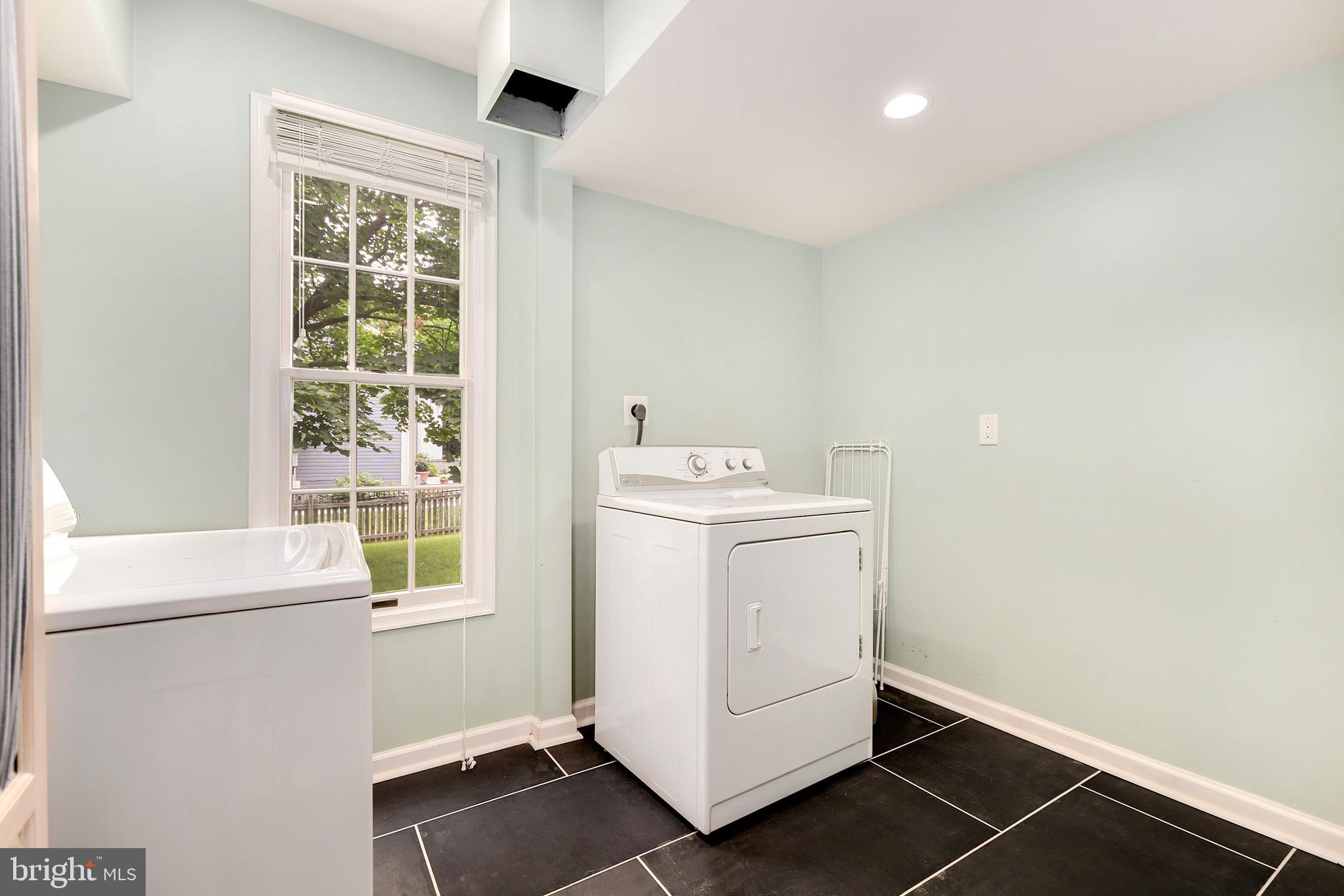 12564 Rock Ridge Road Herndon, VA 20170 - Photo 16 of 42 Gallery Image 16