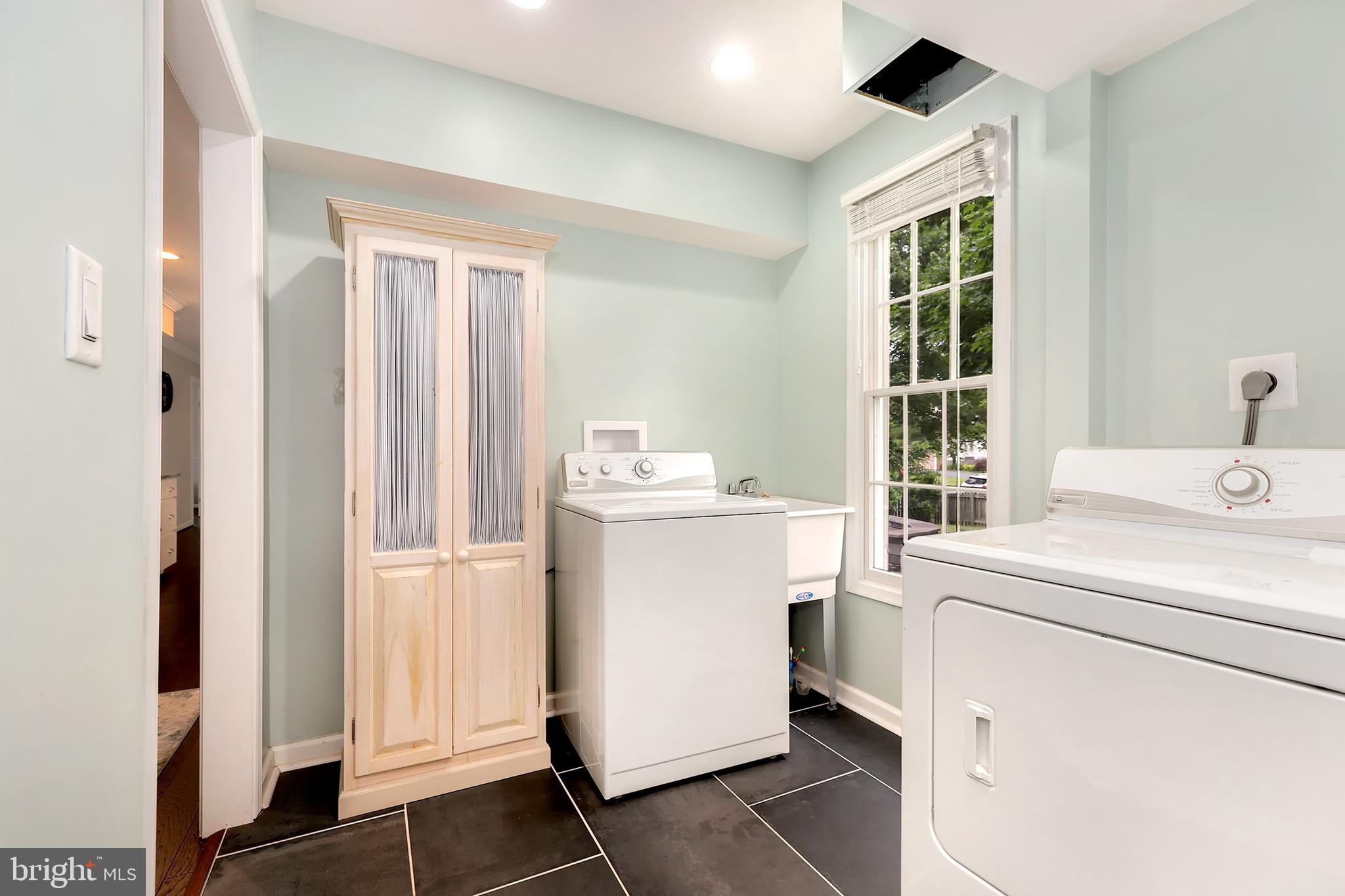 12564 Rock Ridge Road Herndon, VA 20170 - Photo 17 of 42 Gallery Image 17