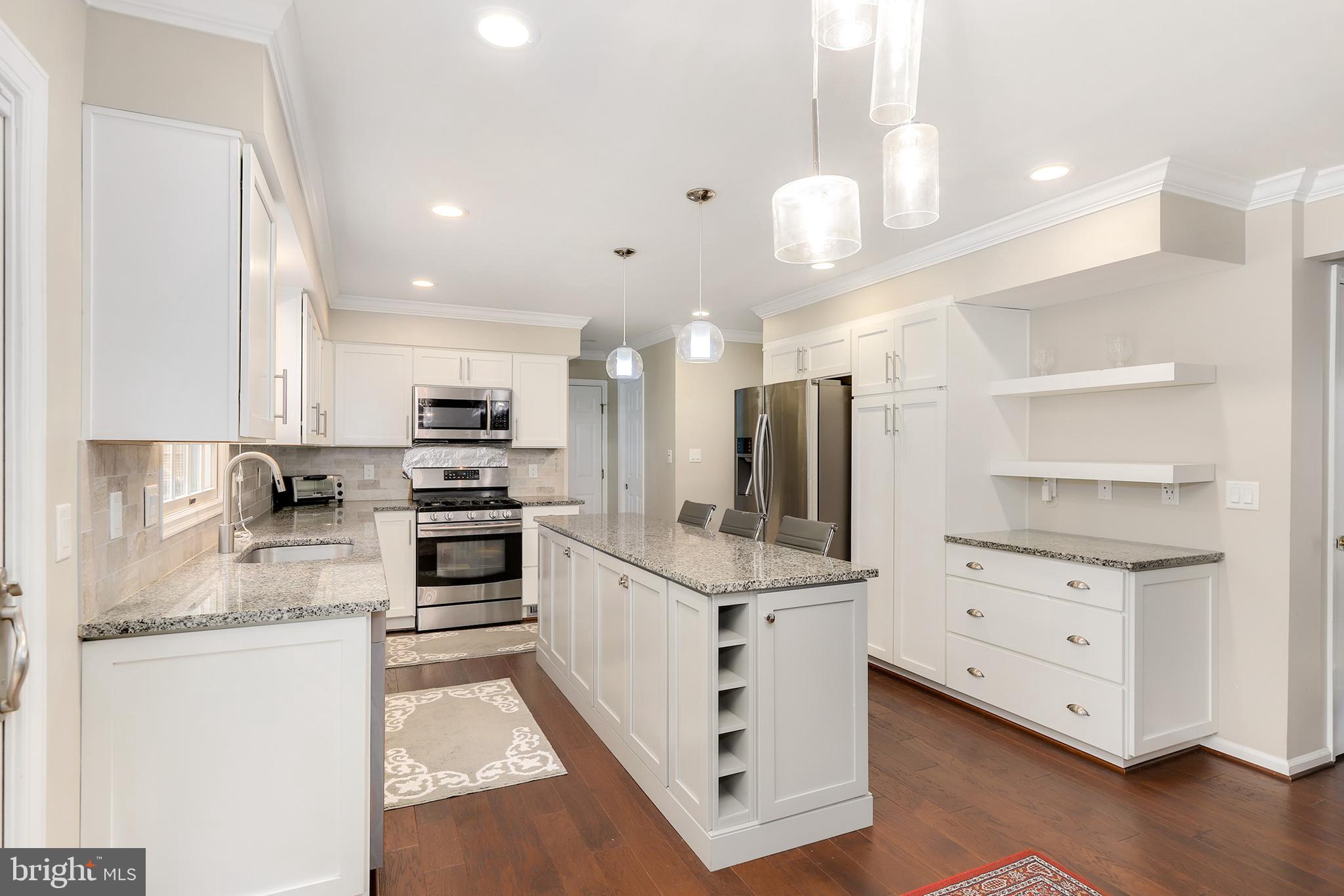 12564 Rock Ridge Road Herndon, VA 20170 - Photo 4 of 42 Gallery Image 4