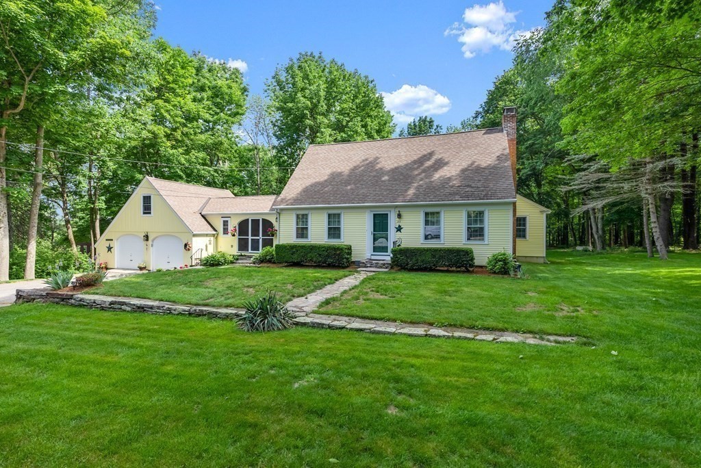 23 Whittemore Road Sturbridge, MA 01566 - Photo 1 of 27 Gallery Image 1