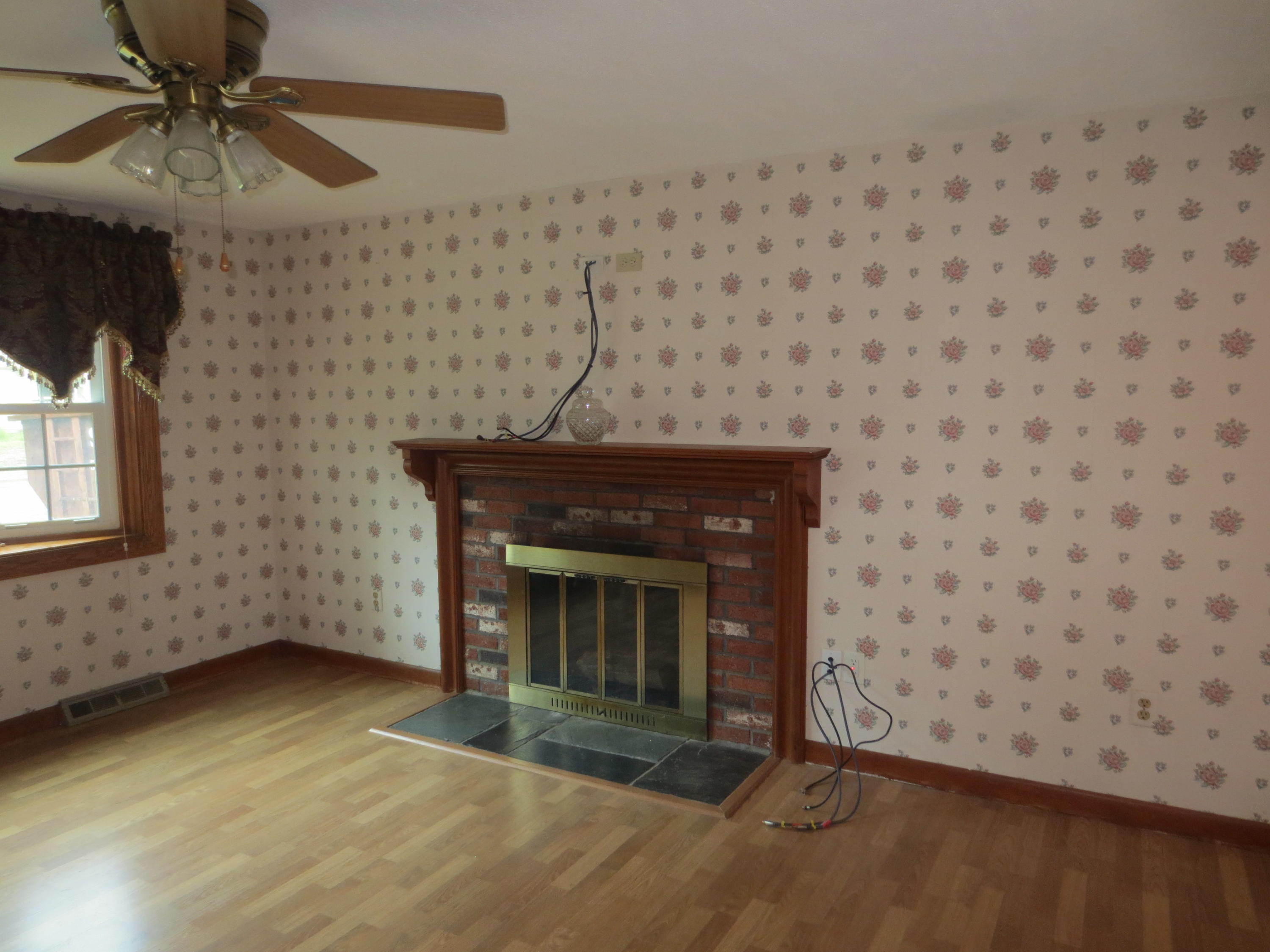 390 Oakland Road Hyannis, MA 02601 - Photo 3 of 28 IMG_6540