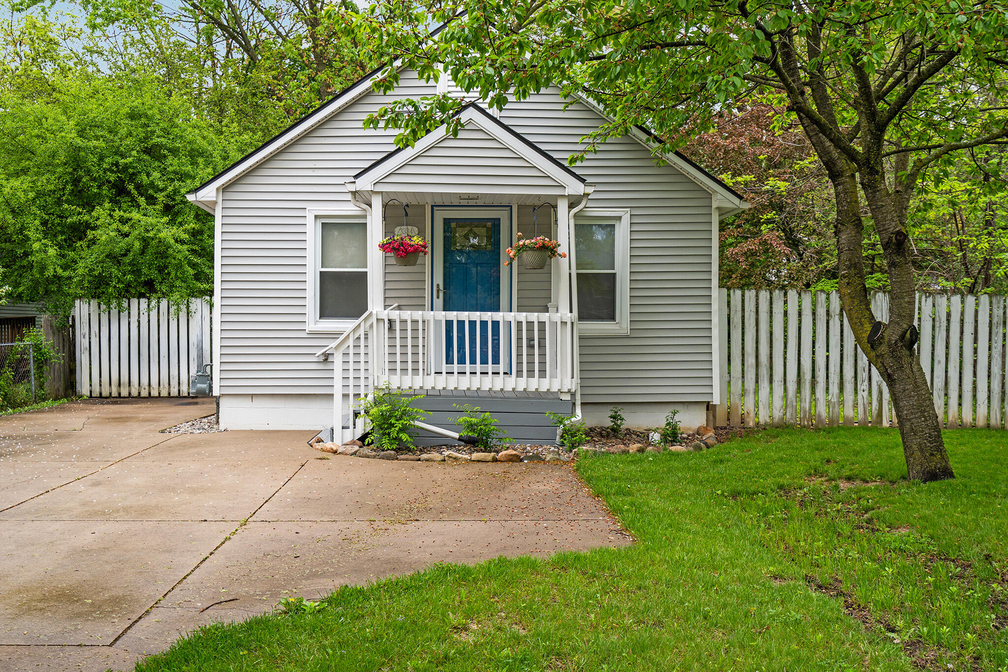 3334 Platt Road Ann Arbor, MI 48108 - Photo 1 of 29 43-print-ES_00814 (1)