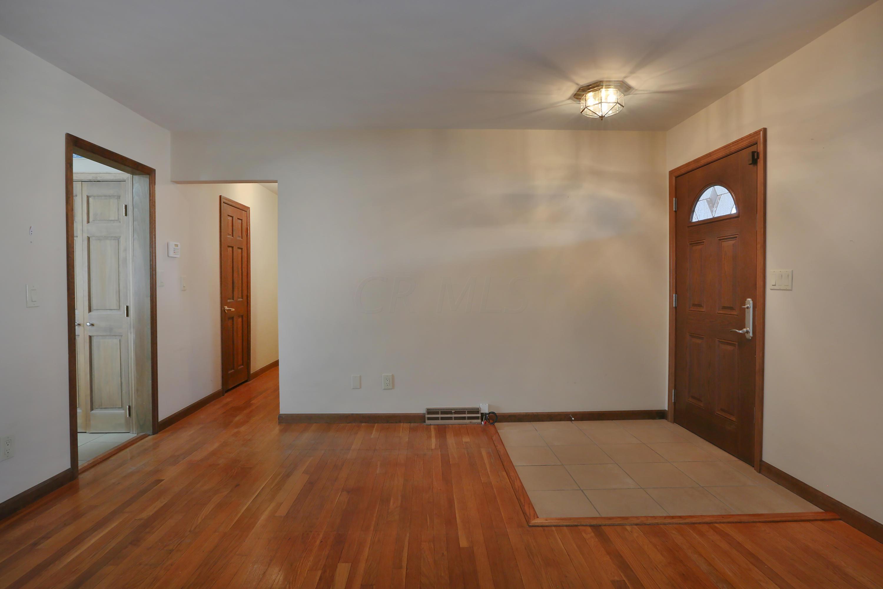 5764 Freeman Road Westerville, OH 43082 - Photo 4 of 42 Gallery Image 4