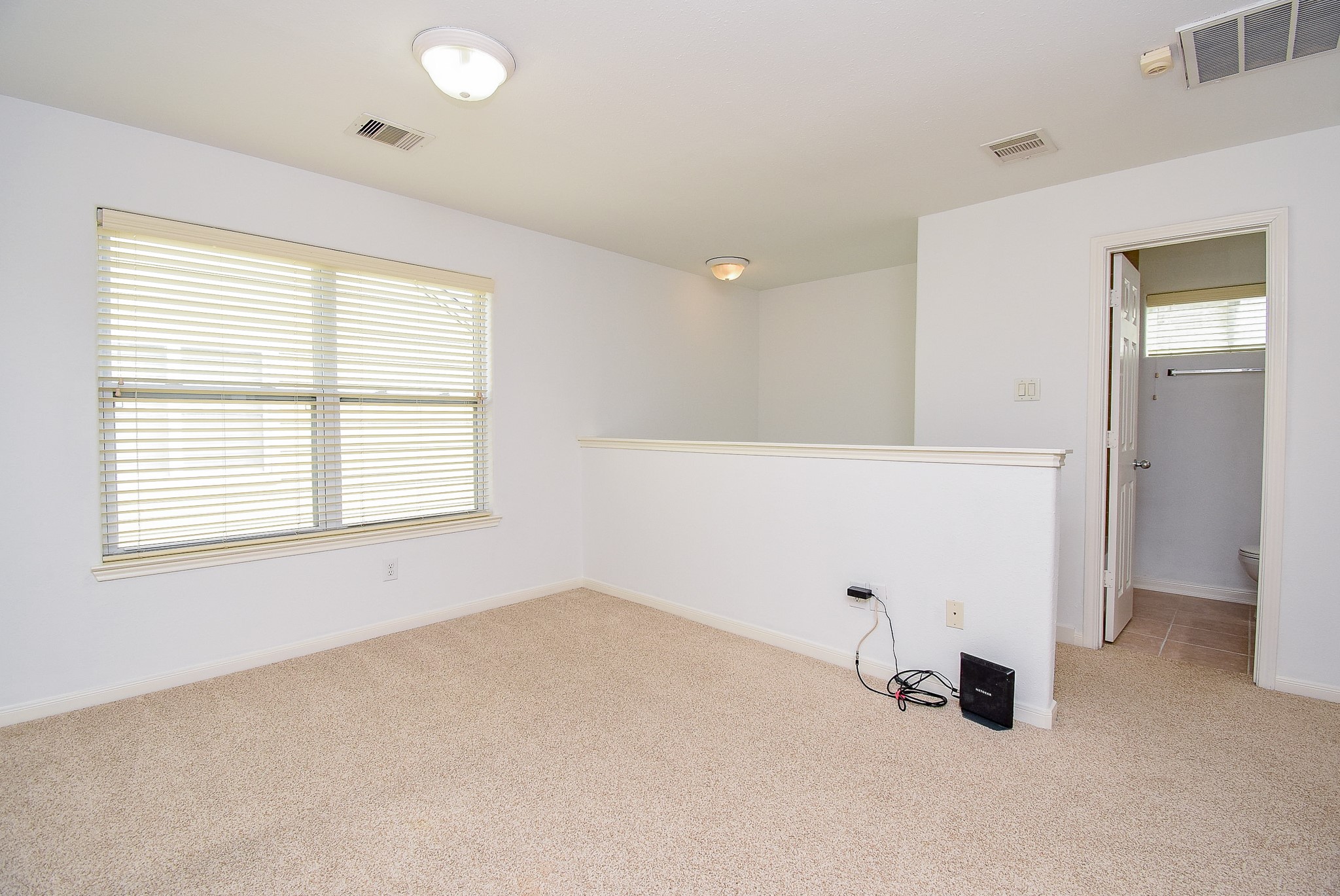 2202 Naomi Street, Unit 3 Houston, TX 77054 - Photo 26 of 42 an empty room with a window