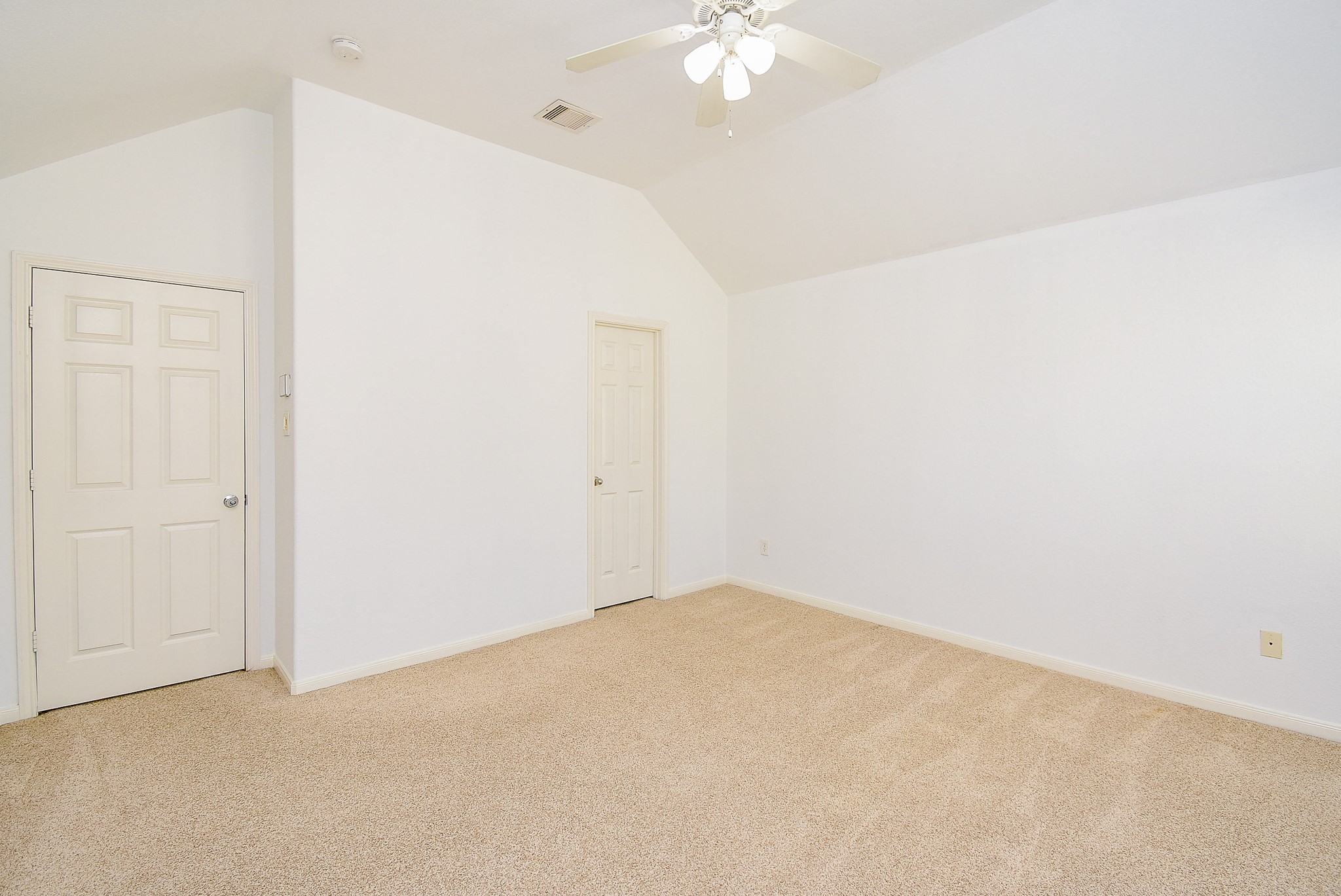 2202 Naomi Street, Unit 3 Houston, TX 77054 - Photo 32 of 42 an empty room with a chandelier fan