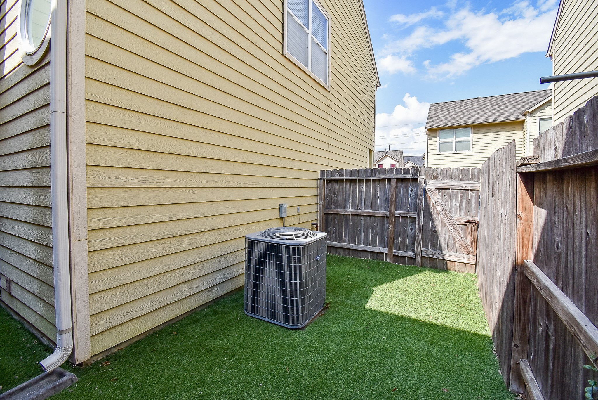 2202 Naomi Street, Unit 3 Houston, TX 77054 - Photo 40 of 42 a view of backyard of house and deck