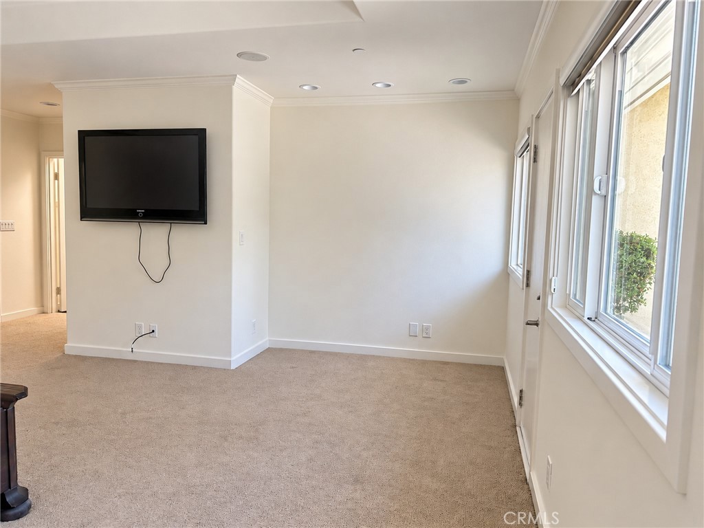 16 Corto Road Arcadia, CA 91007 - Photo 17 of 37 Primary Bedroom