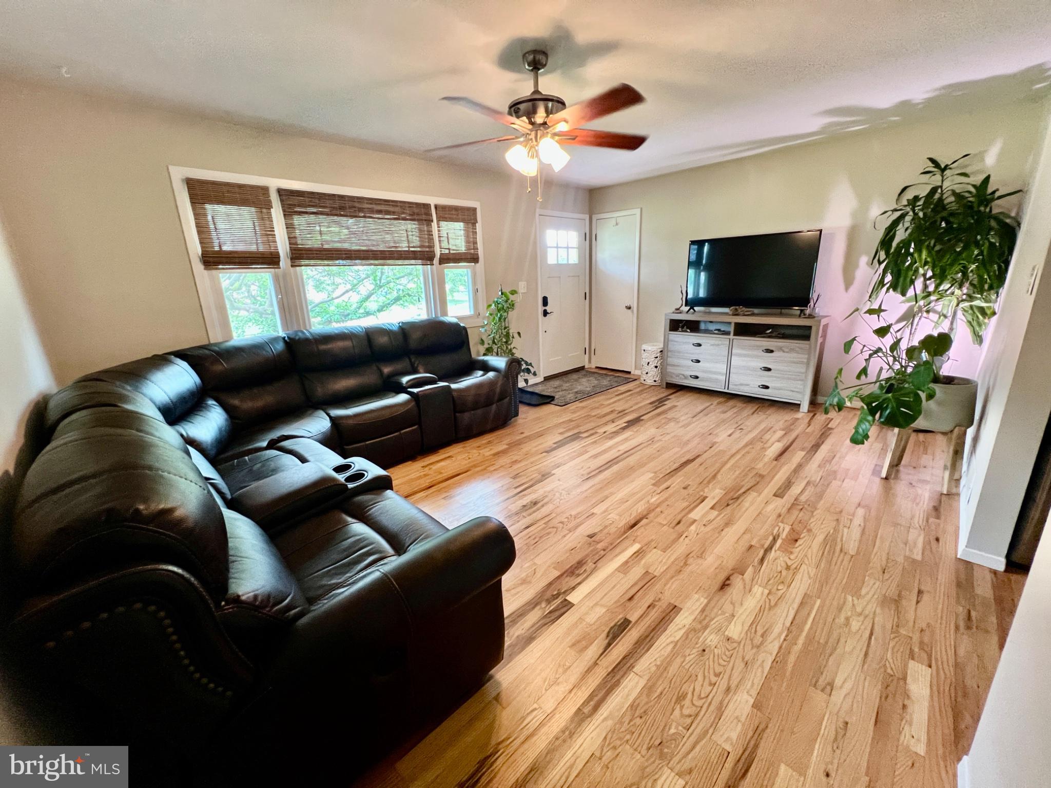 4 Running Brook Road Ewing, NJ 08638 - Photo 4 of 46 Spacious living area with natural light.