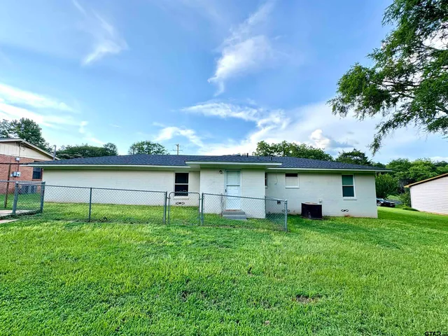 $182,000 | 105 Calloway, Hughes Springs, TX 75656