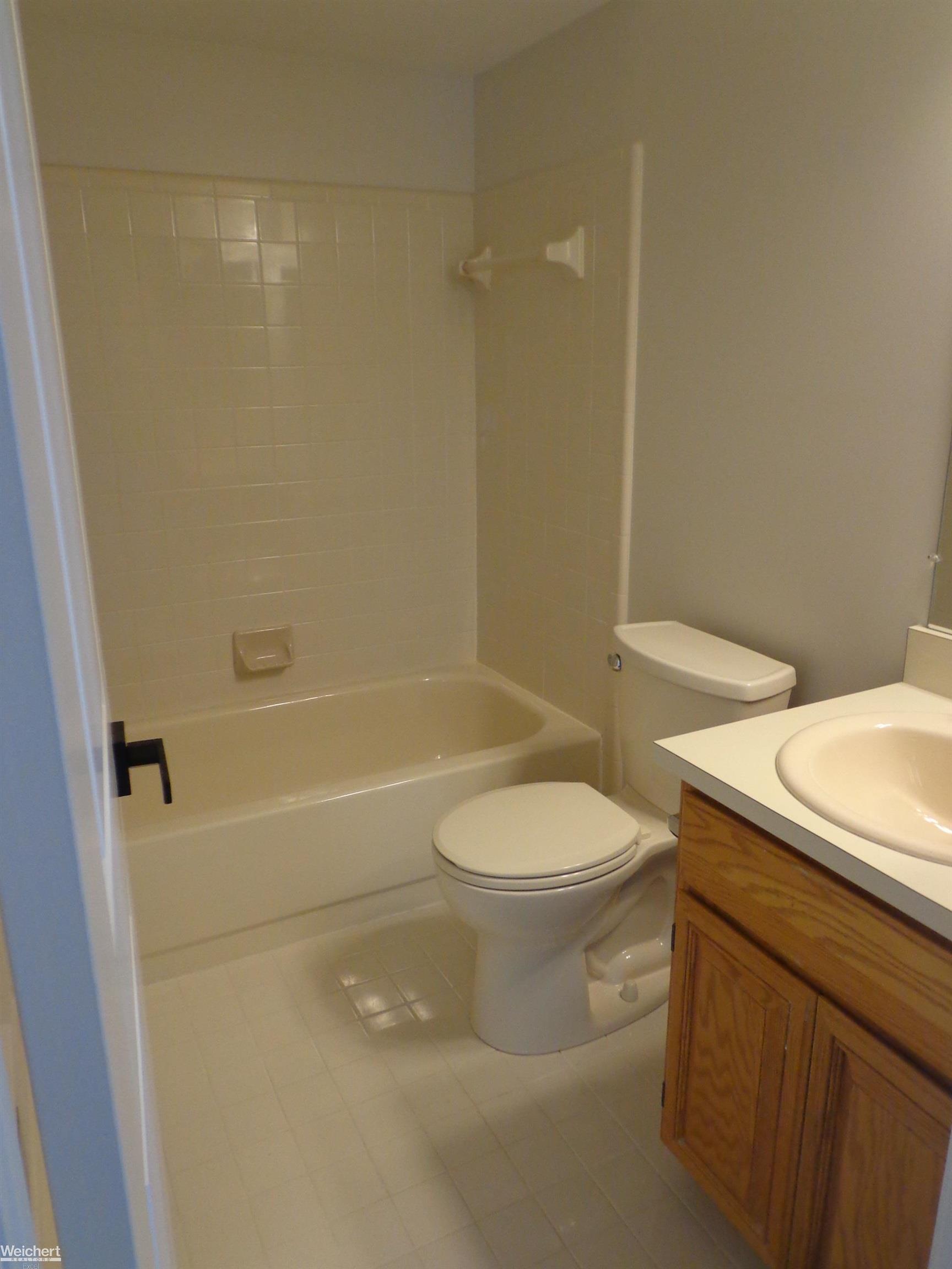 49518 Roxbury Court Utica, MI 48315 - Photo 17 of 21
