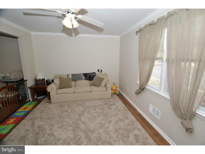 81 Estate Road Boyertown, PA 19512 - Photo 2 of 10 Living Room