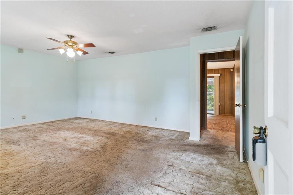 202 Oak Road Brunswick, GA 31525 - Photo 4 of 37
