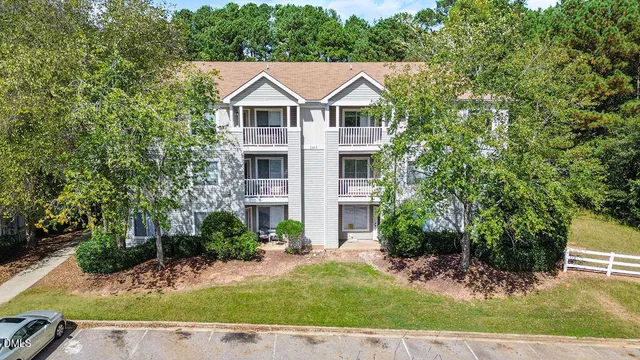 $290,000 | 1411 Collegiate Circle, Unit 302, Raleigh, NC 27606