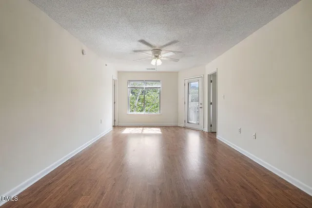 $290,000 | 1411 Collegiate Circle, Unit 302, Raleigh, NC 27606