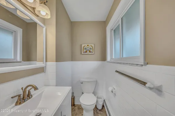 $389,900 | 402 Tulip Circle, Clarks Summit, PA 18411