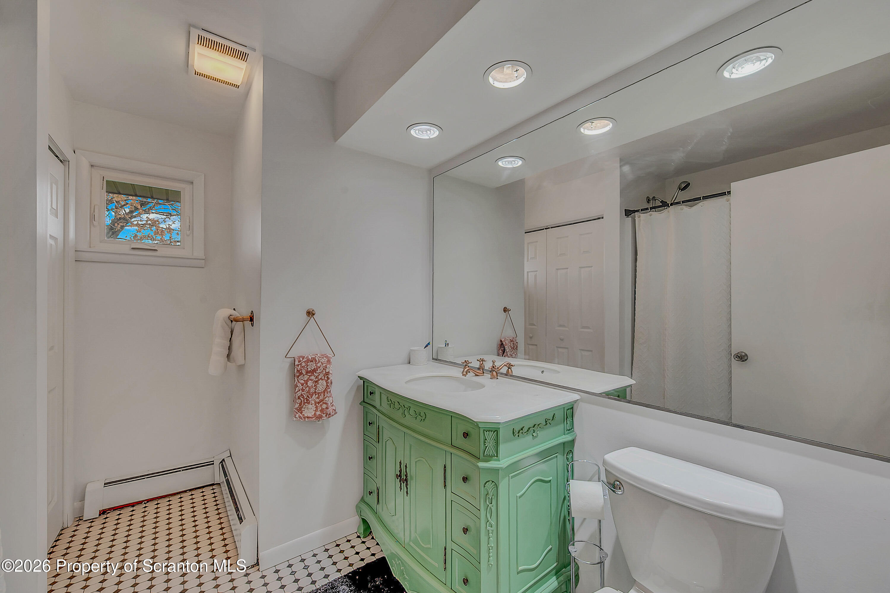 402 Tulip Circle Clarks Summit, PA 18411 - Photo 24 of 41 Tulip Circle -26