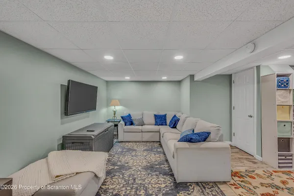 $389,900 | 402 Tulip Circle, Clarks Summit, PA 18411