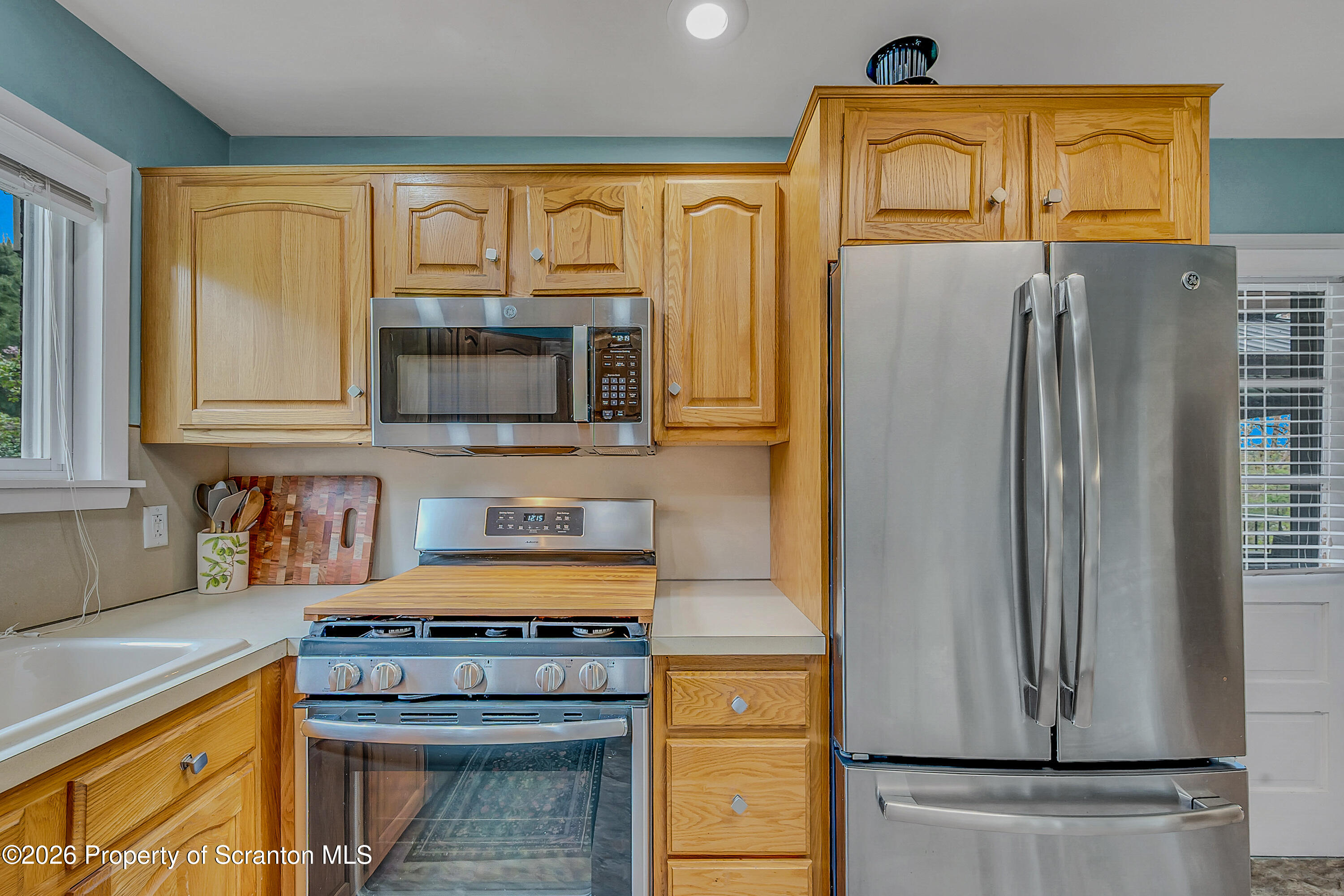 402 Tulip Circle Clarks Summit, PA 18411 - Photo 3 of 41 Tulip Circle -23