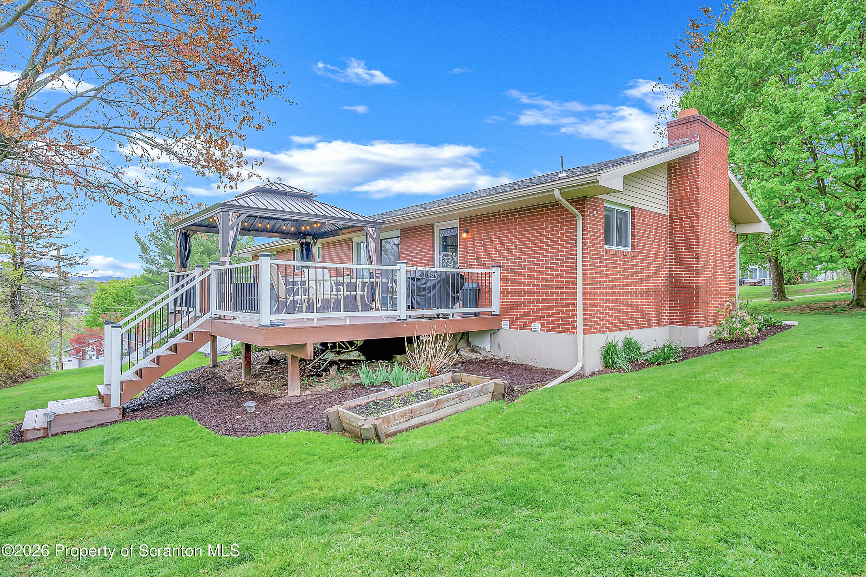 402 Tulip Circle Clarks Summit, PA 18411 - Photo 35 of 41 Tulip Circle -8