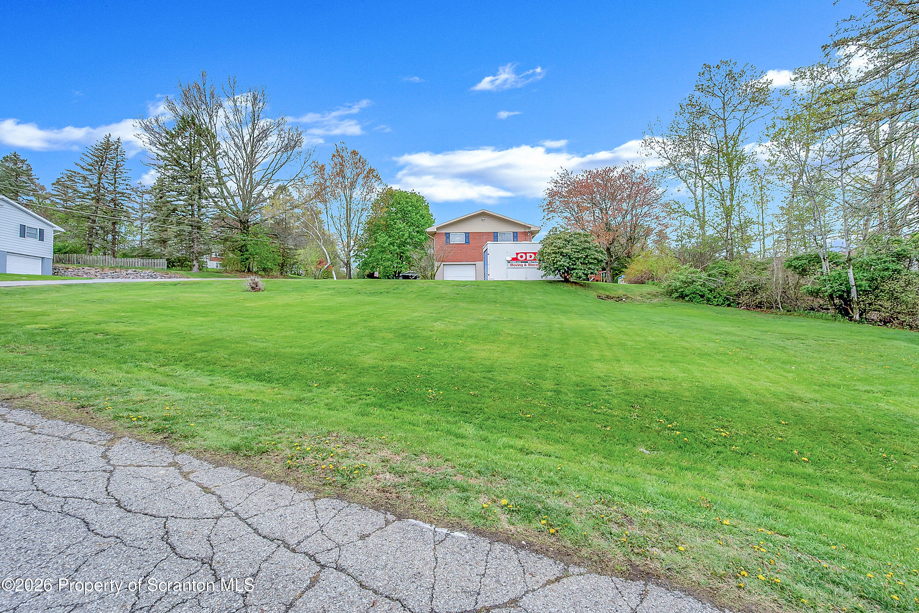 402 Tulip Circle Clarks Summit, PA 18411 - Photo 37 of 41 Tulip Circle -5