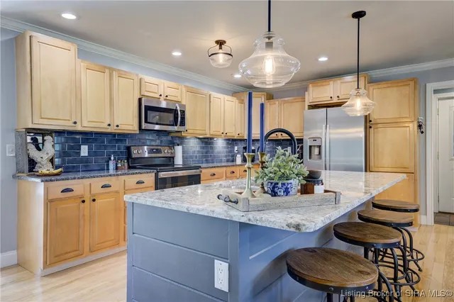 $585,000 | 8641 South 850 West, Nabb, IN 47147