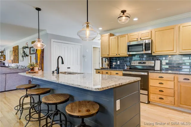 $585,000 | 8641 South 850 West, Nabb, IN 47147