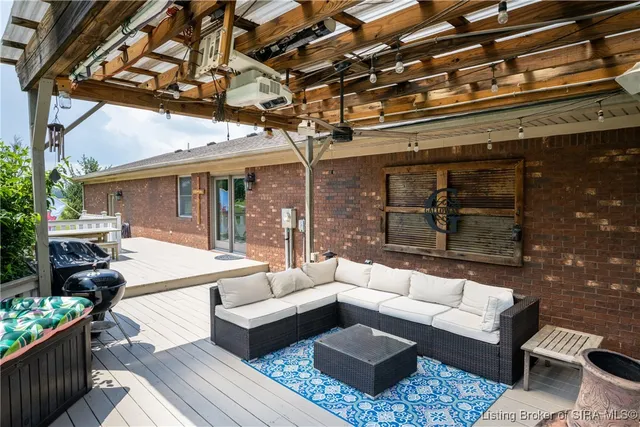 $585,000 | 8641 South 850 West, Nabb, IN 47147