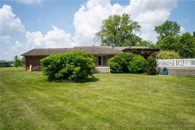 $585,000 | 8641 South 850 West, Nabb, IN 47147