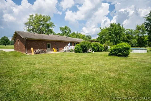 $585,000 | 8641 South 850 West, Nabb, IN 47147