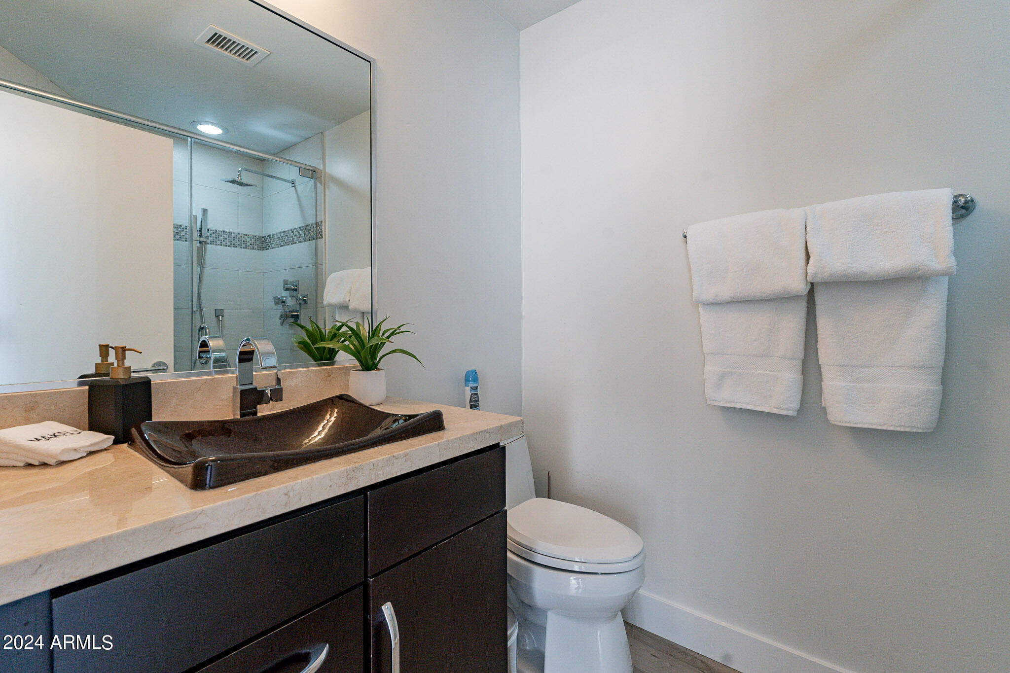 7222 East Gainey Ranch Road, Unit 126 Scottsdale, AZ 85258 - Photo 39 of 63 1st Floor Full Bathroom