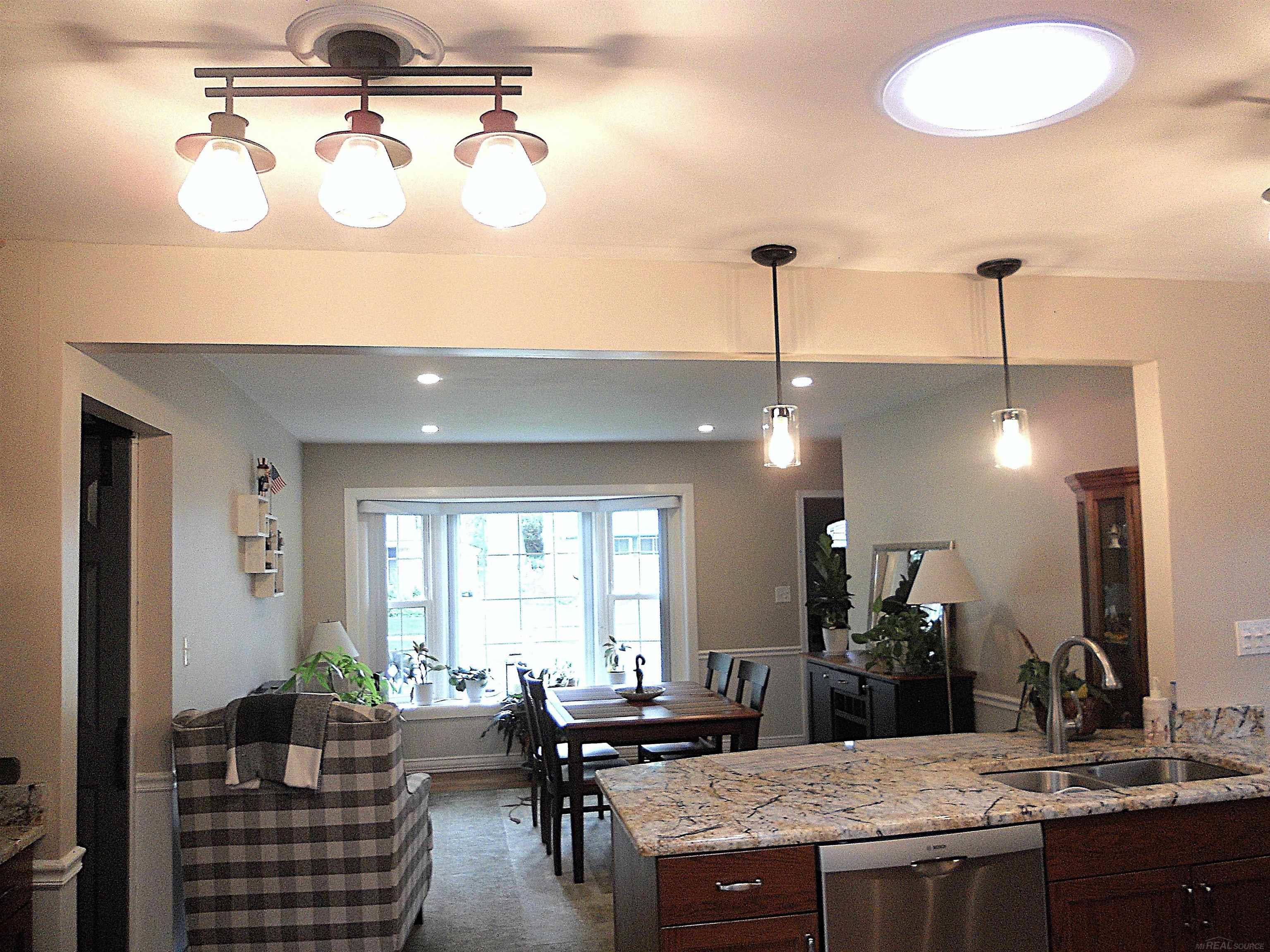 625 Rewold Drive Rochester, MI 48307 - Photo 20 of 69 50213110-c7fc70c2-49df-4a73-b3ff-196e81a36477.JPG