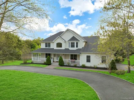 $1,529,000 | 2655 Rocky Point Road, East Marion, NY 11939