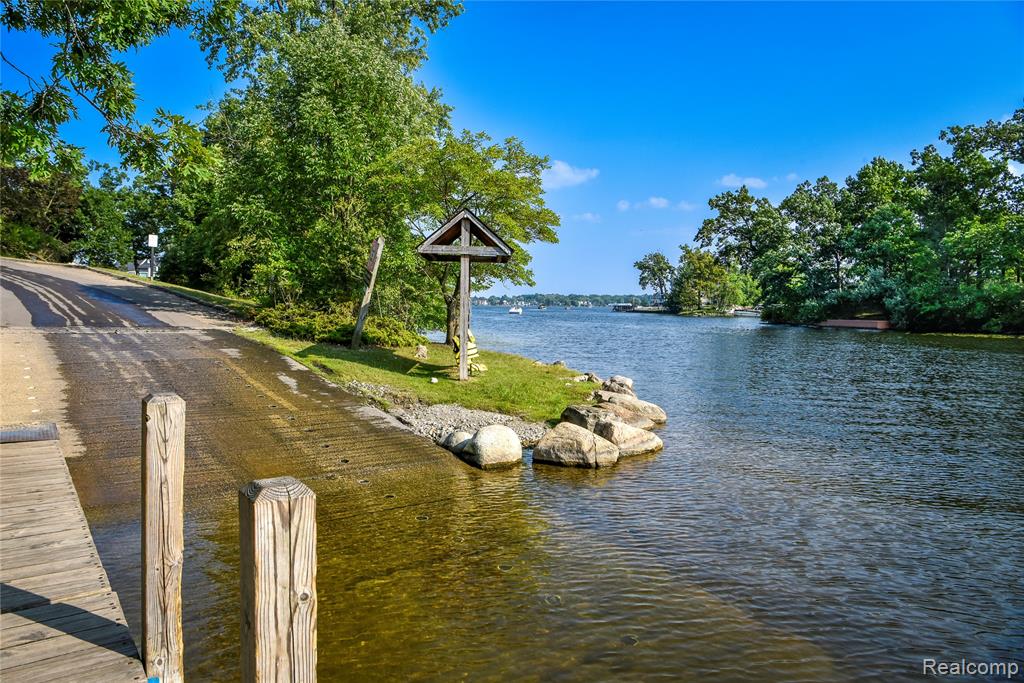559 Heights Road Lake Orion, MI 48362 - Photo 74 of 85 Gallery Image 74