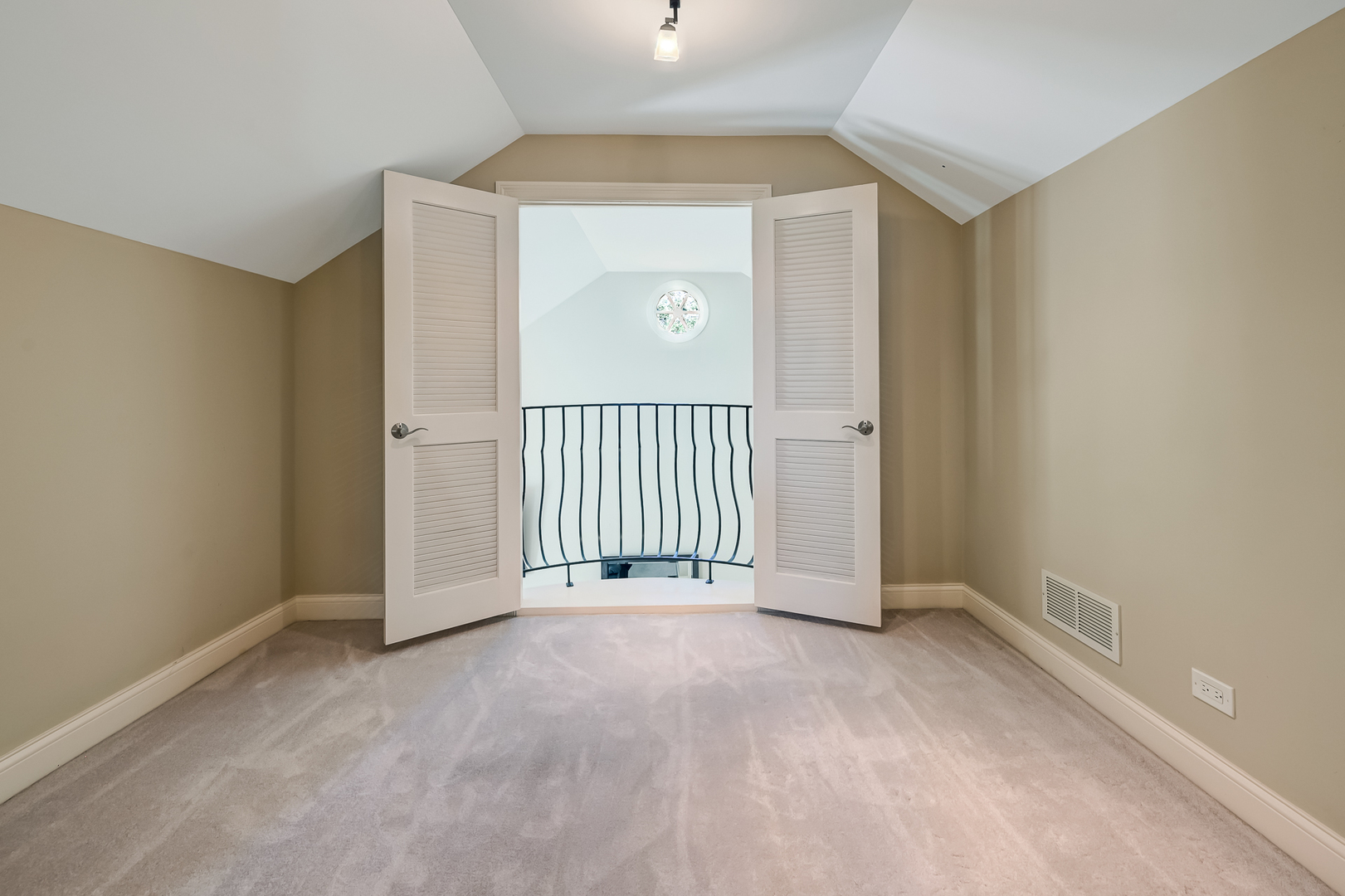 2 Carriage Lane Lemont, IL 60439 - Photo 21 of 44 a view of a hallway with entryway