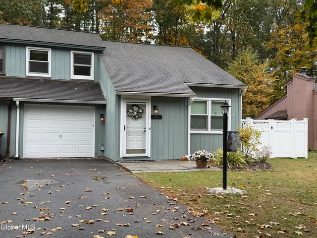 $288,400 | 71 Pepper Bush Place, Malta, NY 12020