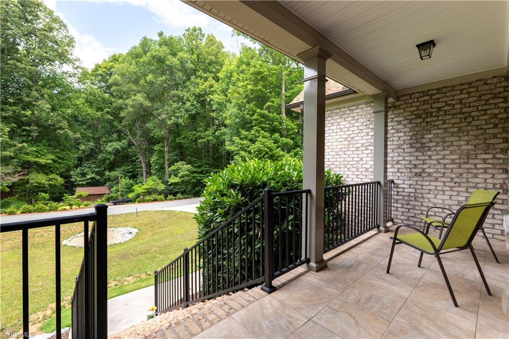 5414 Rambling Road Greensboro, NC 27409 - Photo 9 of 37