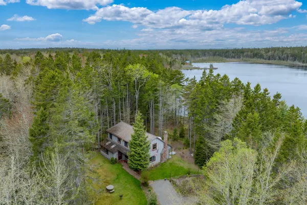$559,000 | 176 North Main Street, Stonington, ME 04681