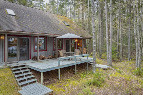 $559,000 | 176 North Main Street, Stonington, ME 04681