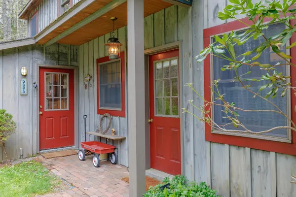 $559,000 | 176 North Main Street, Stonington, ME 04681