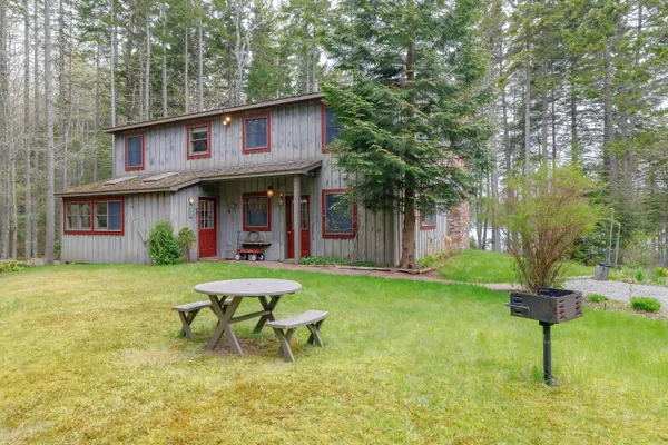 $559,000 | 176 North Main Street, Stonington, ME 04681