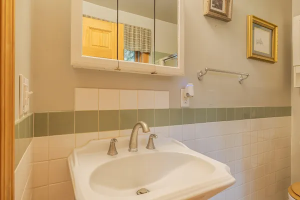 $559,000 | 176 North Main Street, Stonington, ME 04681