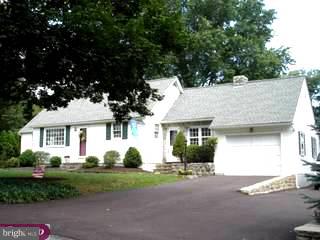 1568 Hilltop Road Pottstown, PA 19464 - Photo 1 of 6 Gallery Image 1
