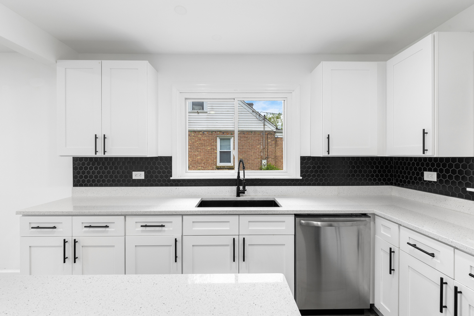 6754 South 78th Avenue Bridgeview, IL 60455 - Photo 8 of 25